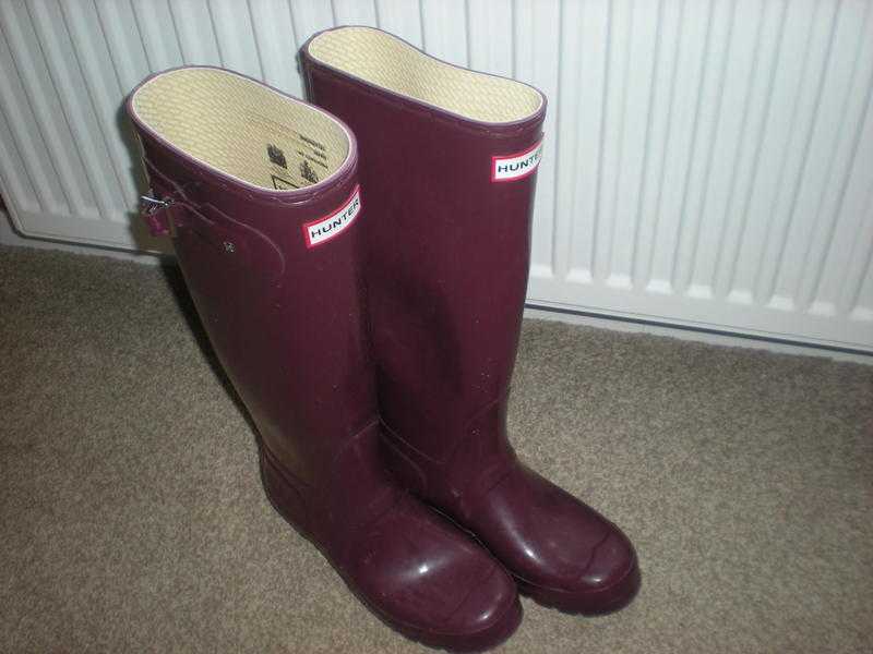 Ladies Hunter Wellingtons Size 6 - Burgundy colour