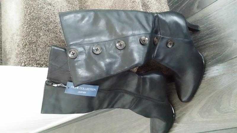 Ladies Leather Boots - Size 4UK