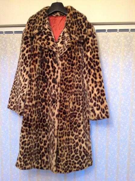 Ladies Leopard Skin Faux-Fur Coat