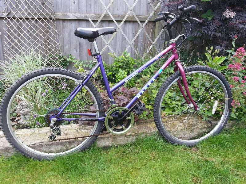 Ladies Magna mountain bike. 10 gears.