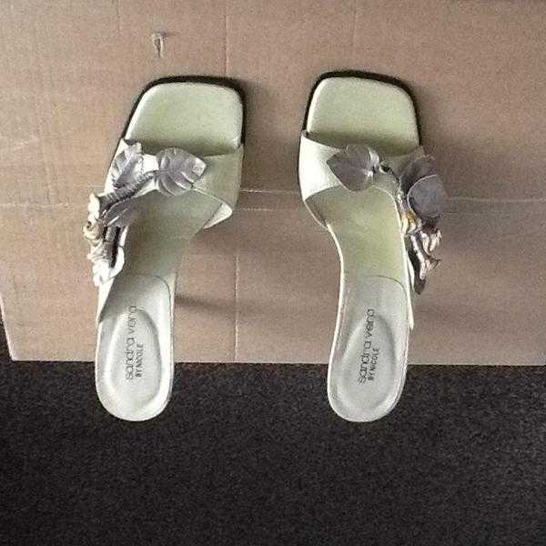 Ladies mule sandals size 5