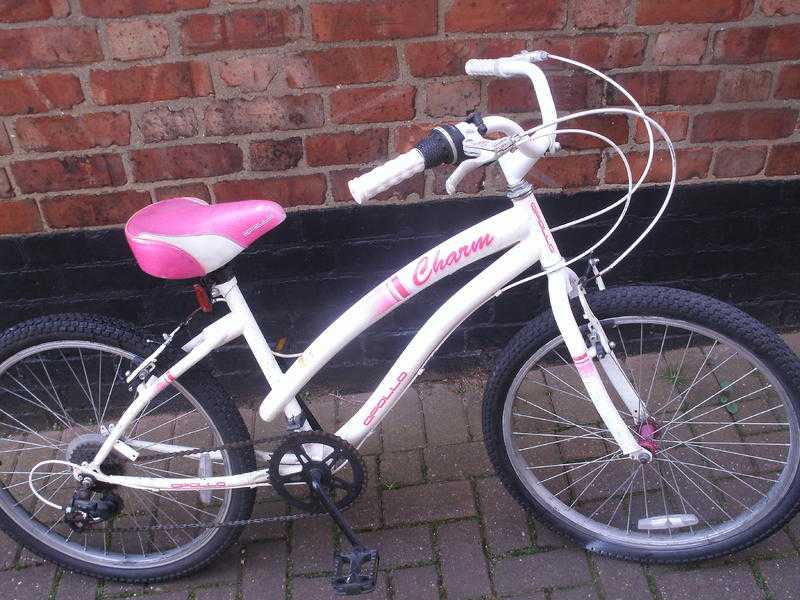 Ladies Pink and White Apollo Charm Mountain Bike