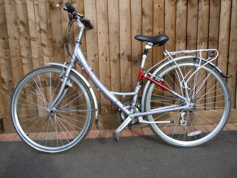 LADIES RALEIGH AIRLITE BICYCLE - MARKET HARBOROUGH