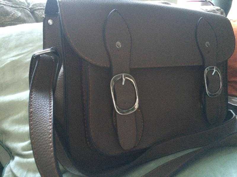 Ladies satchel style handbag (with shoulder strap)