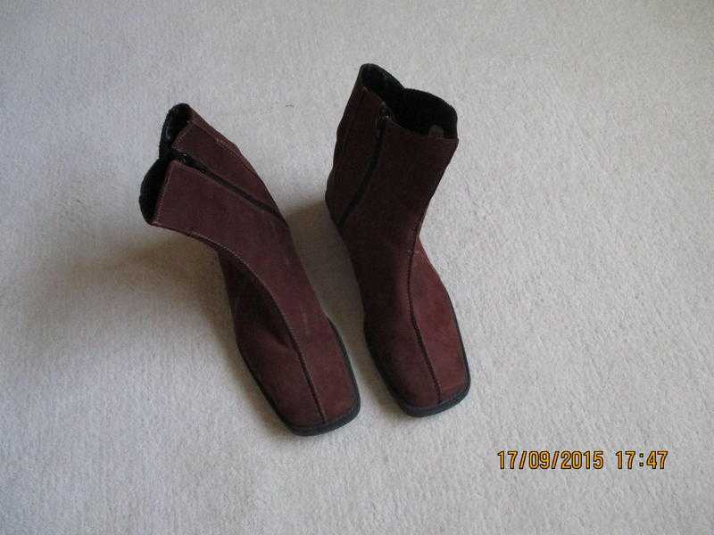 Ladies short suede boots size 5