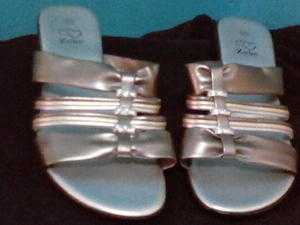 ladies size 4 wedged heeled sandals