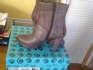 Ladies Size 8 High Heeled Shoes And Boots