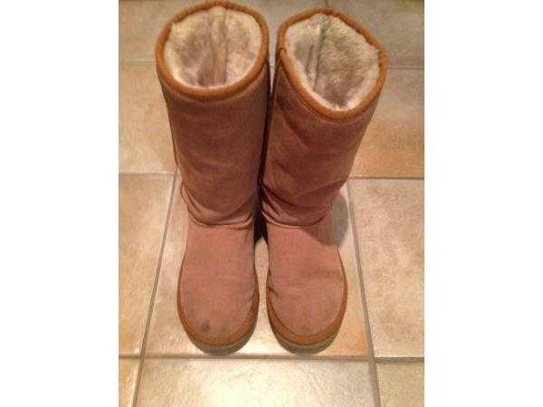 Ladies Suede Chestnut Calf Length Classic Ugg Boots - Size UK 6