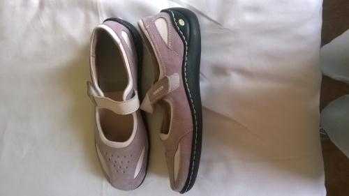 Ladies Trainers Size 4