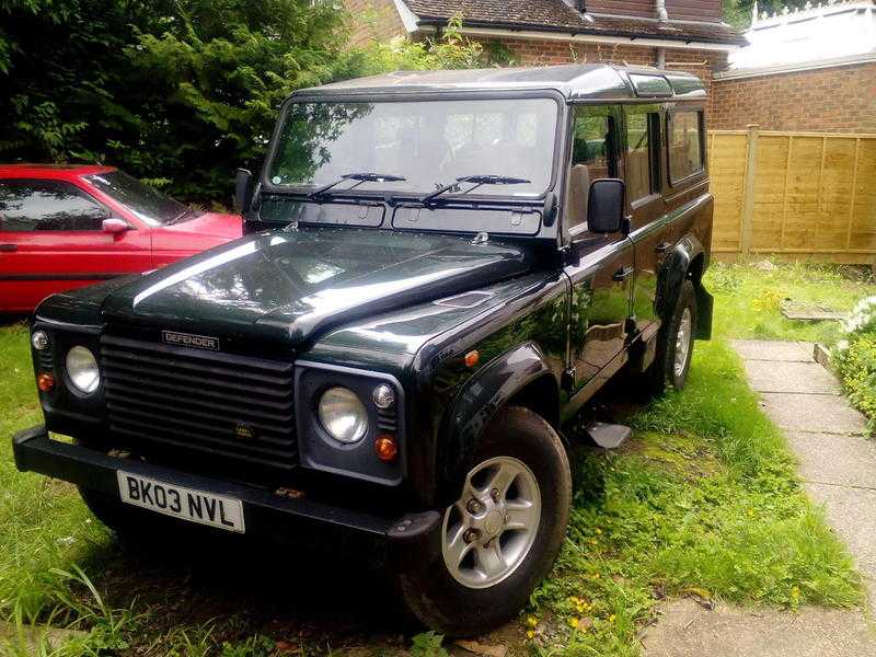 Land Rover Defender 2003