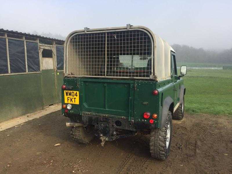 Land Rover Defender 2004