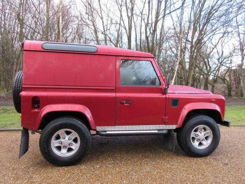 Land Rover Defender 2010