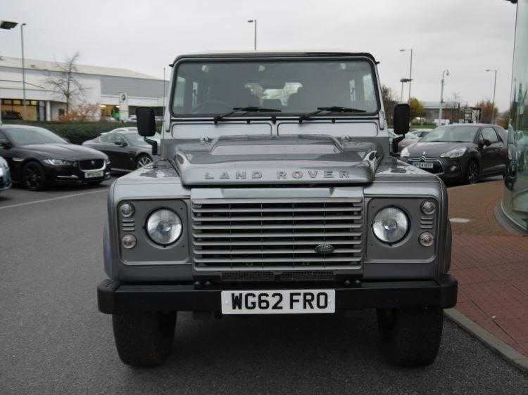 Land Rover Defender 2012