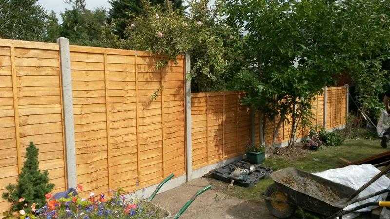 Lap fence panels