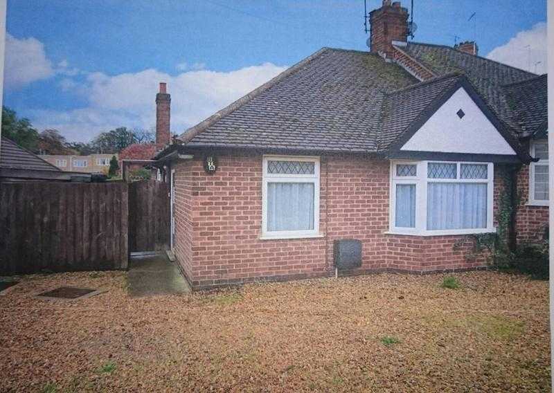 Large 3 bedroom house in Northampton near to Town Center