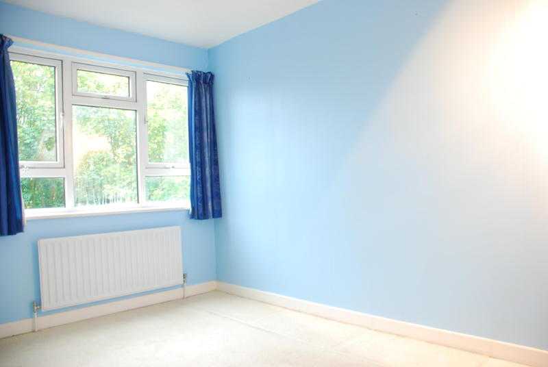 Large 4 bedroom flat to rent