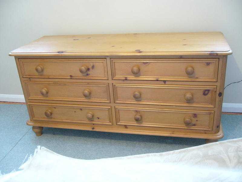 Large 6 drawer pine chest of drawers