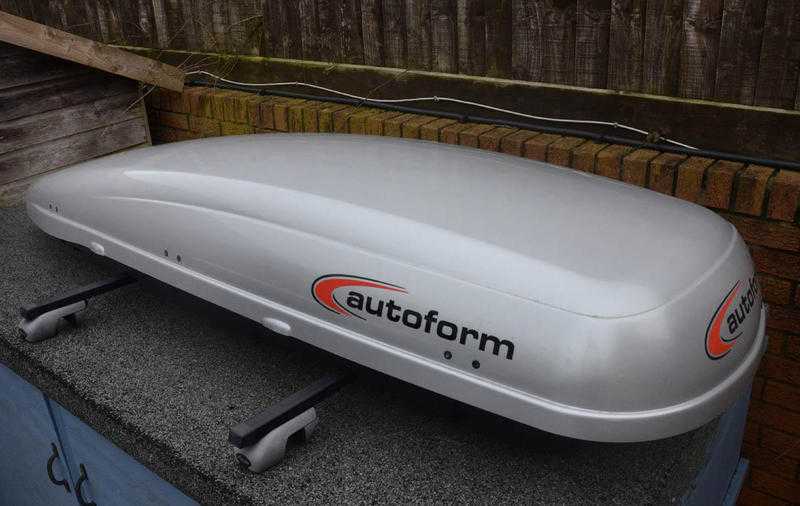 Large AERO roofbox and bars - EXC