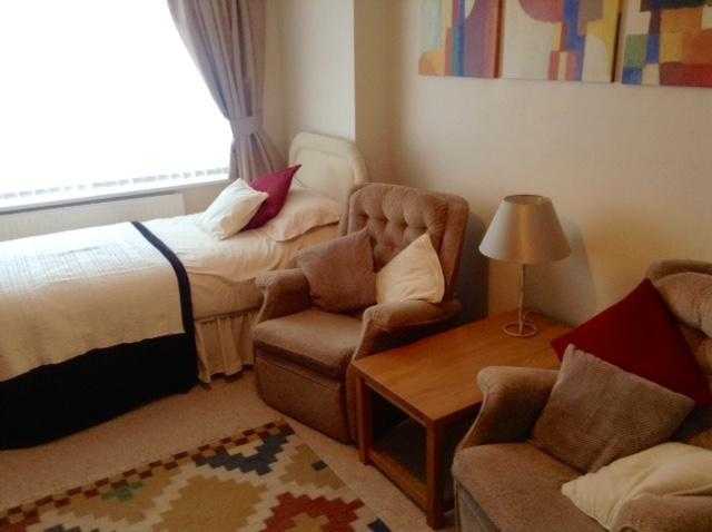 large bedsit for rent in Broadwater, Worthing