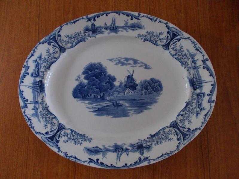 Large Delph carving plate.