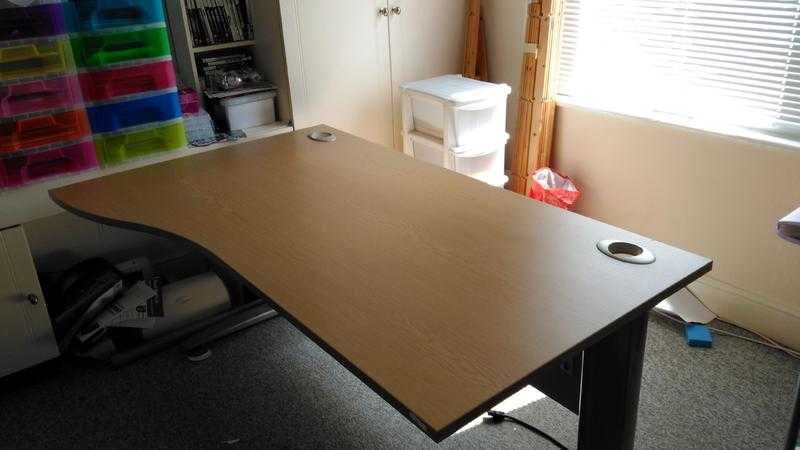 Large desk