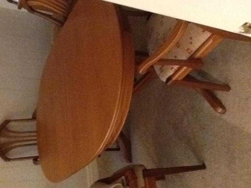 Large dining room table and 6 chairs