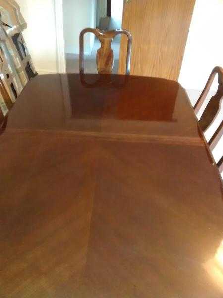 Large dining table,4 chairs,2carvers