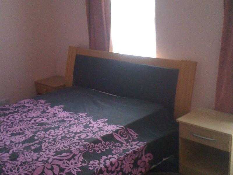 Large. Double room (far cotton)I Northampton