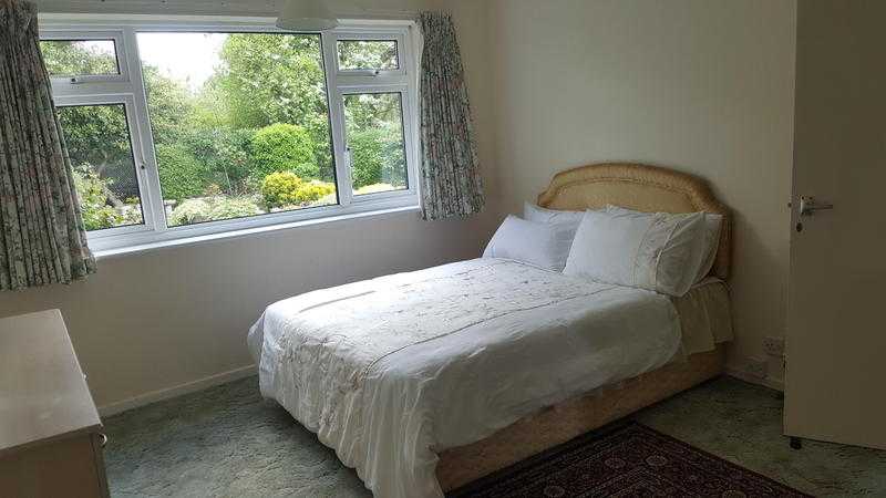LARGE DOUBLE ROOM FOR RENT IN OAKWOOD