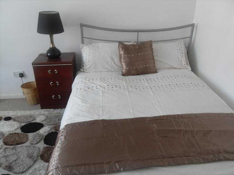 Large Double Room to Rent Three Bridges, Gatwick, Crawley