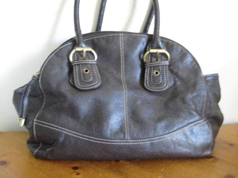 LARGE FAUX LEATHER HANDBAG