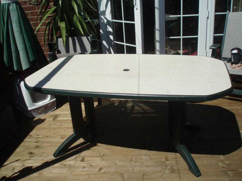 Large garden table and 4 chairs