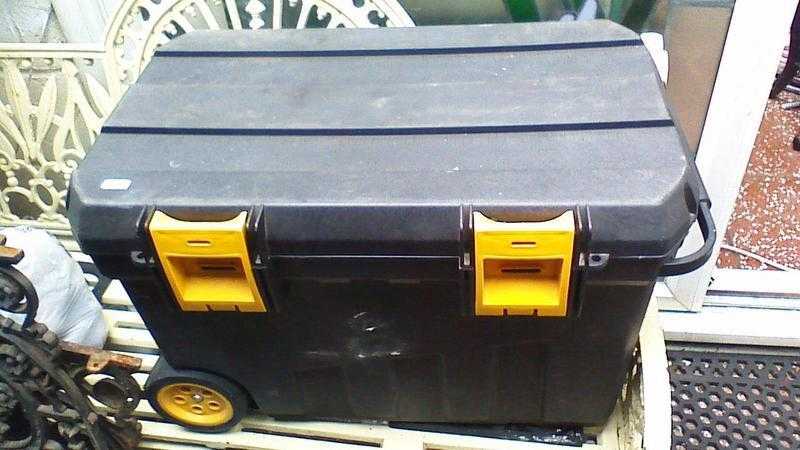 Large heavy duty tool box on wheels