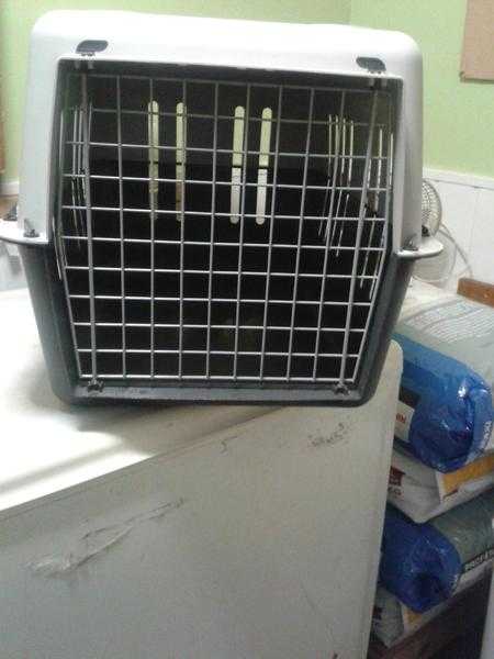 Large pet carrier