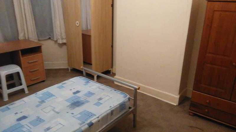 Large size room for one person max in ilford