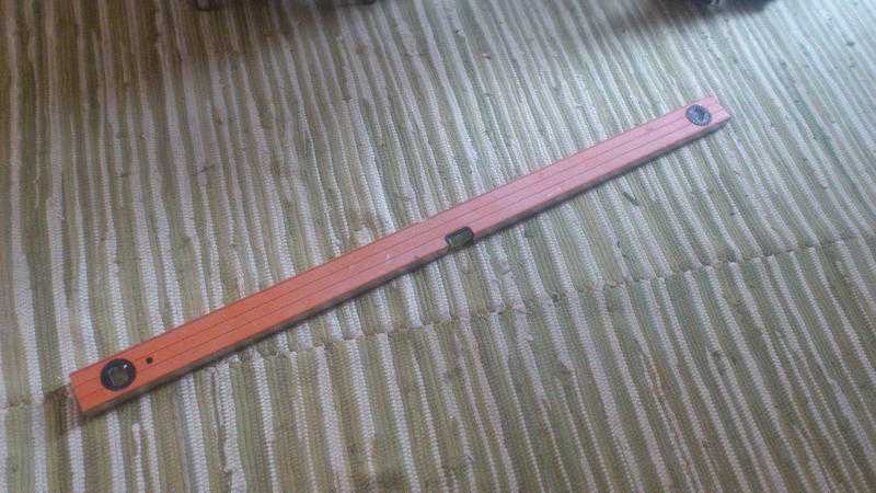 Large spirit level (118 x 6 cm)