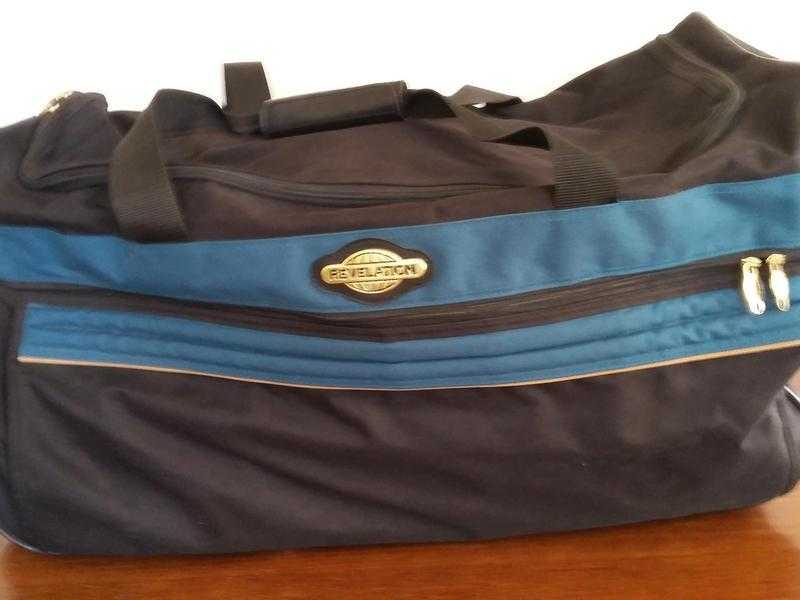 Large Wheeled Holdall