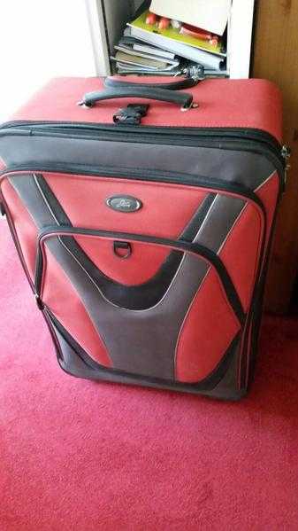 Large wheeled suitcase