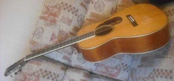 Larrivee 000-50 Acoustic Guitar. Excellent condition. Sellexcahnge Mandolin. Nortumberland