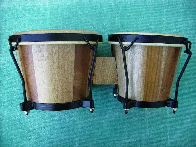 LATIN  AMERICAN BONGO DRUMS.  PROFESSIONAL SIZE. GENUINE BARGAIN