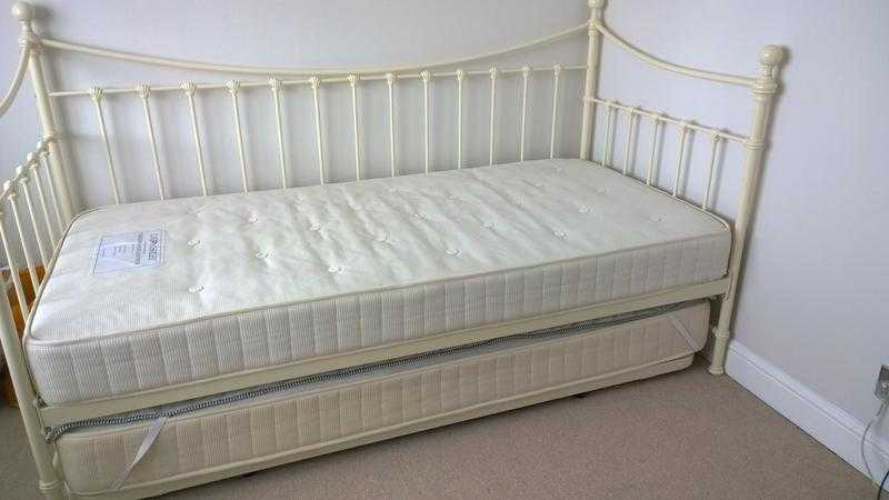 Laura Ashley Hastings Day Bed
