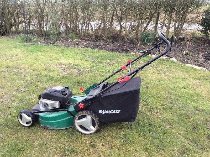 Lawnmower - petrol, self propelled