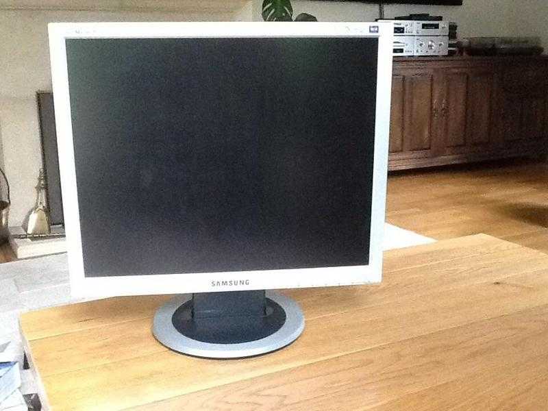 LCD MONITOR