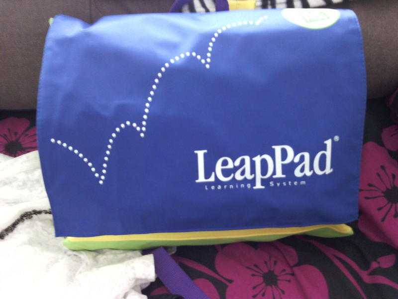 LEAPFROG - Leap Pad Learning System with backpack bag