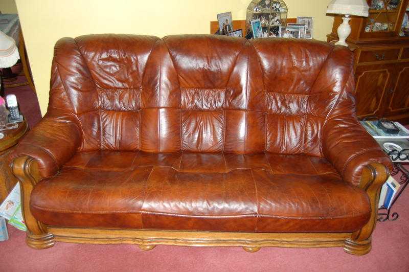 Leather 3-Seater Sofa on Wooden Frame in Good Condition - 20 ovno