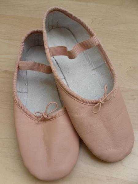 Leather ballet shoes