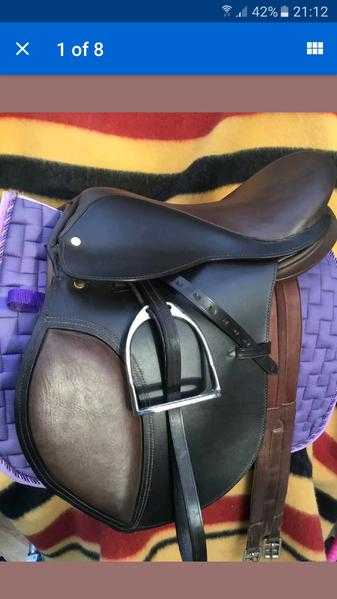 Leather brown saddle. 16.5quot medium wide never used