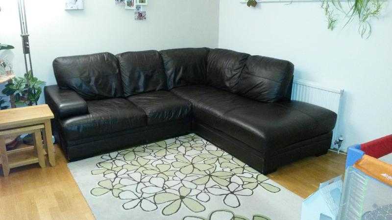 Leather corner sofa in really good condition