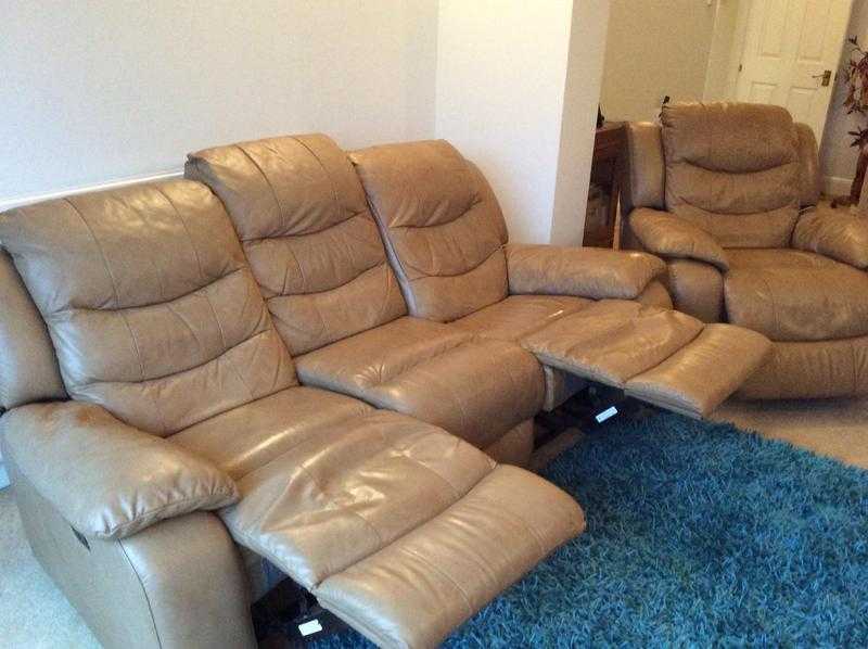 Leather double manual recliner sofa and matching electric recliner chair