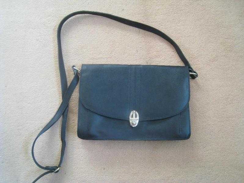 LEATHER HANDBAGS